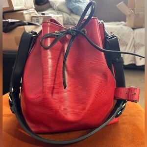 Louis Vuitton Petit Noé in Red and Black Epi Leather with adjustable strap